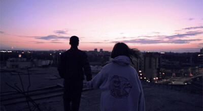 情侣横图背景