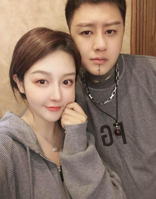 辛巴直言对不起曾经的818粉丝;方丈,二驴和好,希望粉丝理解