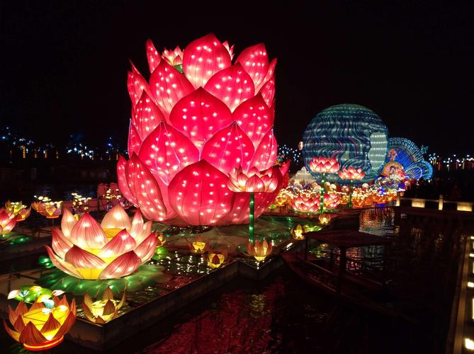 新春逛白鹭洲公园,观花灯