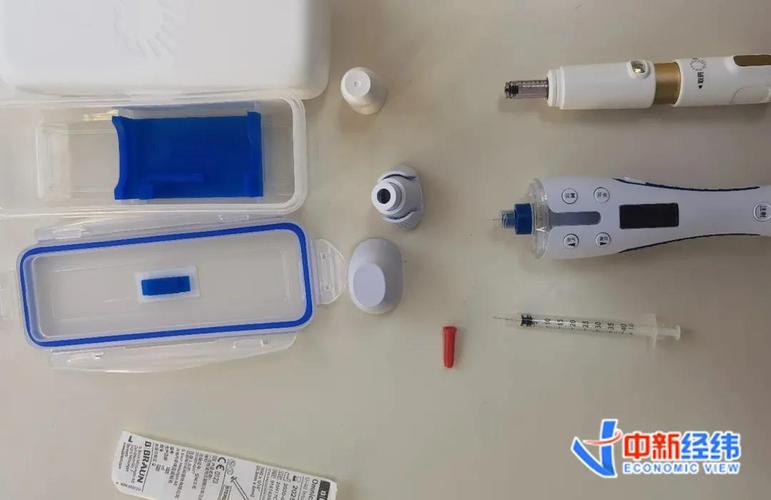 电子笔式注射器与普通针头注射器     粉针剂),重组人生长激素注射液