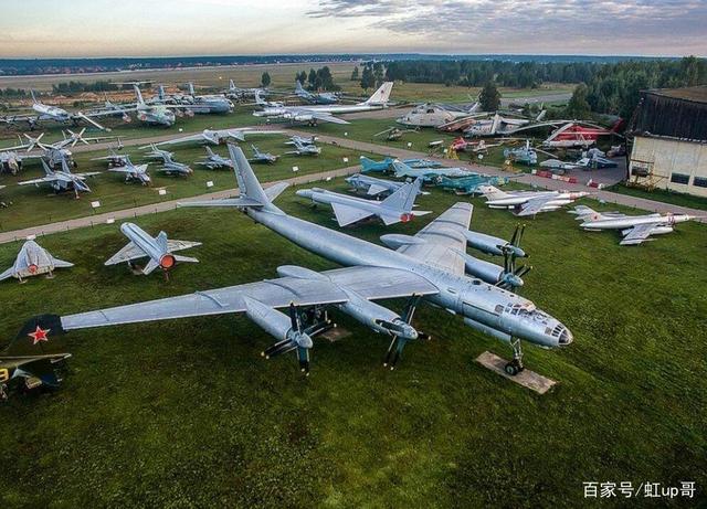 俄制图-95战略轰炸机,可发射3000公里的巡航导弹,轰6k要加油了