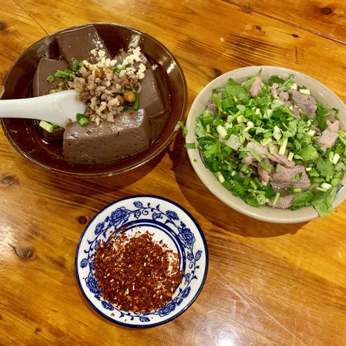 冯四娘跷脚牛肉