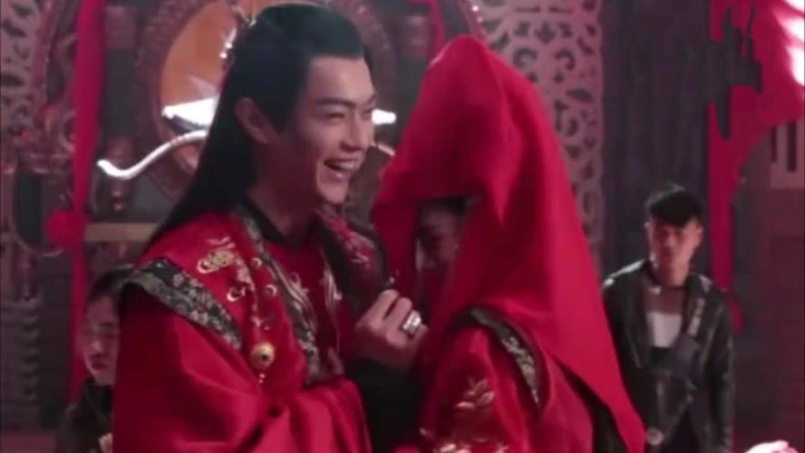 摇澜夫妇大婚,许凯白鹿比剧中还甜!注意他们的动作,暴露关系?