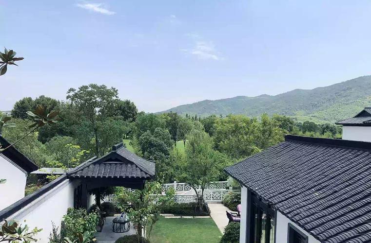 莫干山观云小镇与山为邻请山入院
