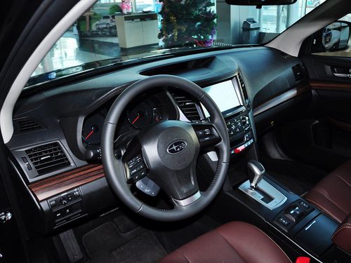 2014款 傲虎 2.5i 雅尚智能版中控方向盘