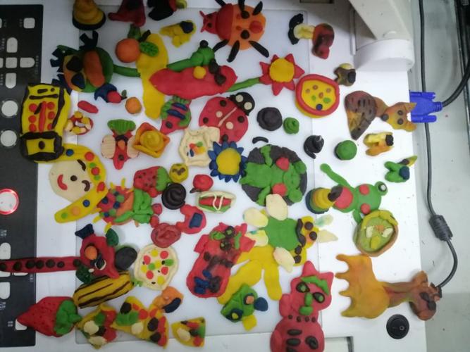 "巧手捏捏捏"二年级彩泥手工嗨起来