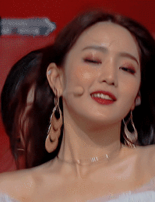 韩国cube娱乐旗下的六人女子音乐组合,六位成员包括美延,minnie,昭妍