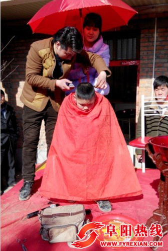 剃辫子传统习俗