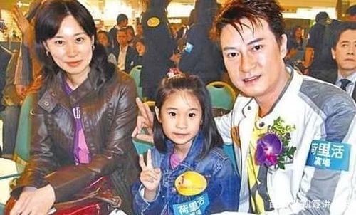 他曾是周慧敏前男友,却惨遭倪震打压离开香港,如今
