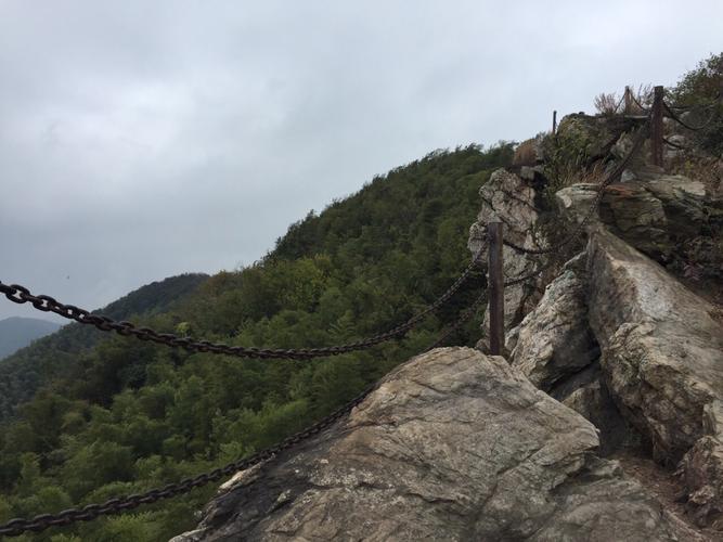 龙池山虽然不是什么5a的景区,不过如果只是想周末来爬爬山的话,还是