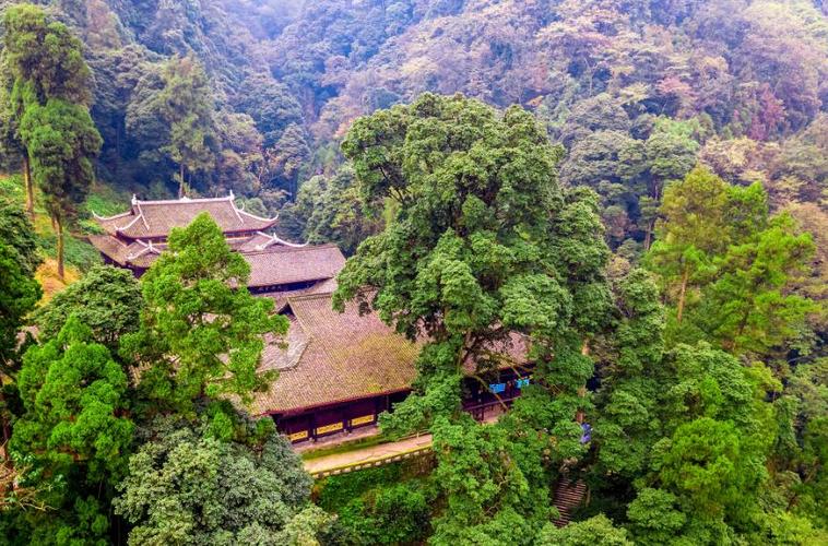 历史文化峨眉山雷音寺王荣益