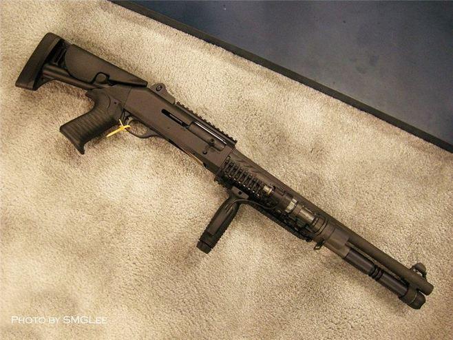 伯奈利m4超级90霰弹枪