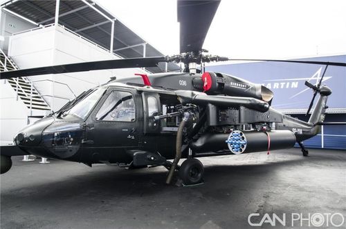 全副武装的攻击鹰直升机