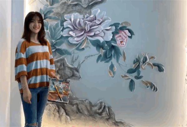 张丽佳 25岁虽然她从小热爱画画但家里的经济情况并不足以支持她的