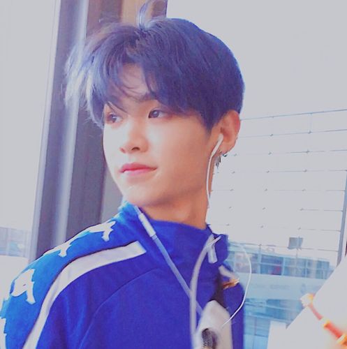 黄明昊justin