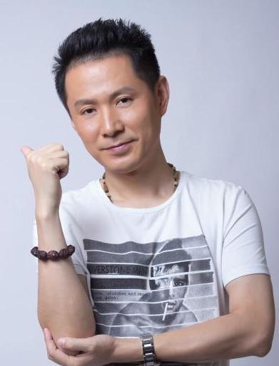 演员郭广平娶小11岁娇妻不畏聚少离多结婚17年恩爱依旧