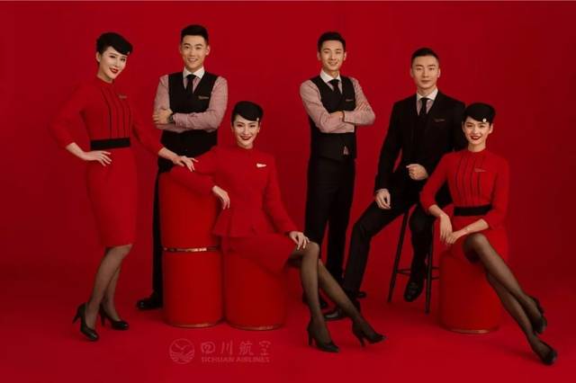 四川航空空乘制服全面换新,"红"动你的2019!