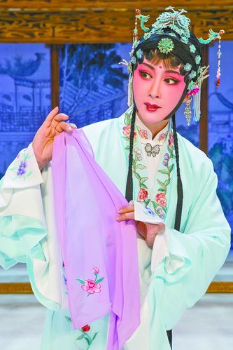 梅开品自高——访第30届中国戏剧梅花奖得主莆仙戏演员黄艳艳