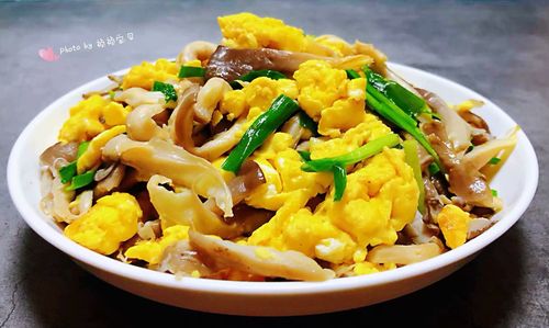 平菇炒鸡蛋