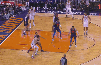 而太阳核心德文-布克也展现了出色的串联能力,不看人击地妙传助飞空切