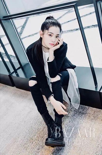 据说这双靴子欧阳娜娜有100双,热巴刘雯也抢着穿!