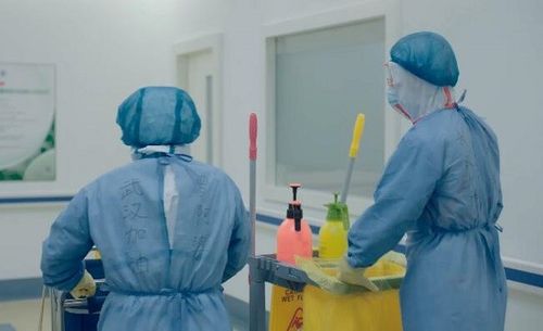 《最美逆行者》"了不起的兔子叔叔"故事很暖,但瑕疵还是很明显