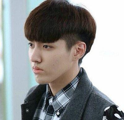 17岁男孩好看的刘海发型