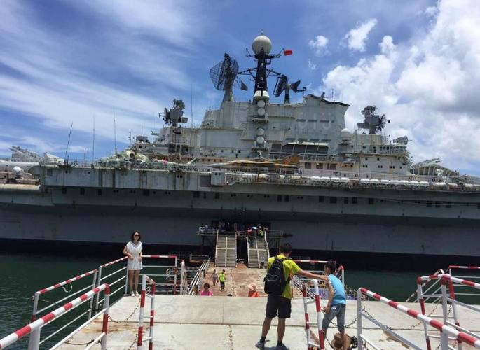 图为明斯克号航母公园