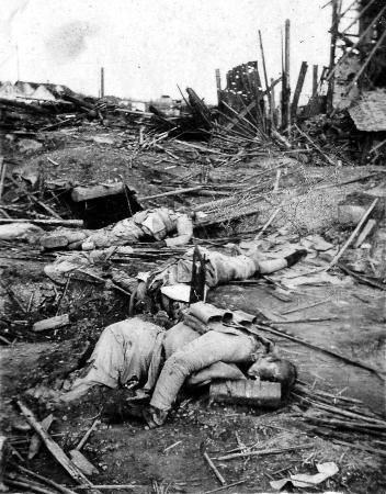 新闻中心 纪念抗日战争胜利60周年专题 > 正文 图文:新发现的日本兵"