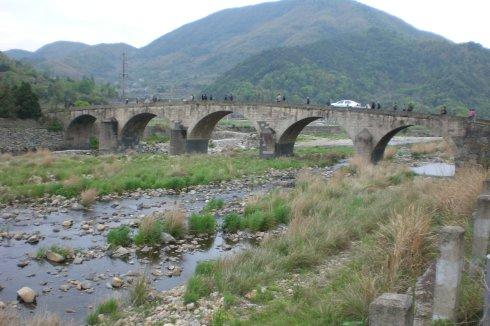 位于奉化市大堰镇常照村,1987年2月被奉化市人民政府公布为第三批