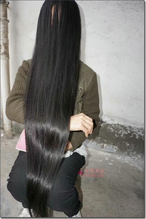 小区内剃光大姐一米长发sephiroth84