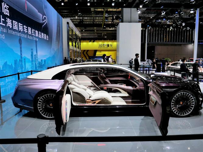 彰显中式豪华感 上海车展实拍红旗两款概念车