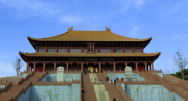  p>中国安阳香山寺风景区是以安阳县重点文物保护单位香山寺为核心,以