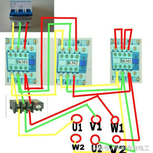 从上图我们可以看到,电动机我们要接六个接线柱,把电动机的铜排去掉