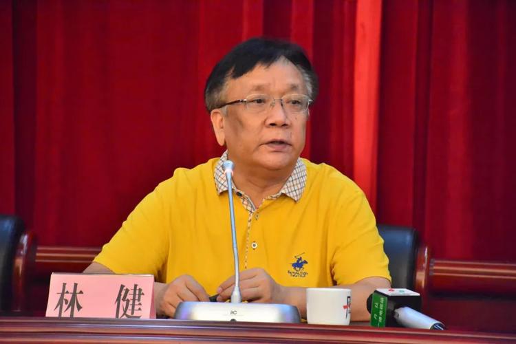 丹灶镇镇长张应统强调,在冲刺阶段,丹灶必须 及时查漏补缺,争取以最优