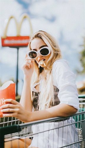 欧美皮肤女生霸气冷艳_欧美皮肤背景高清图片_qq欧美