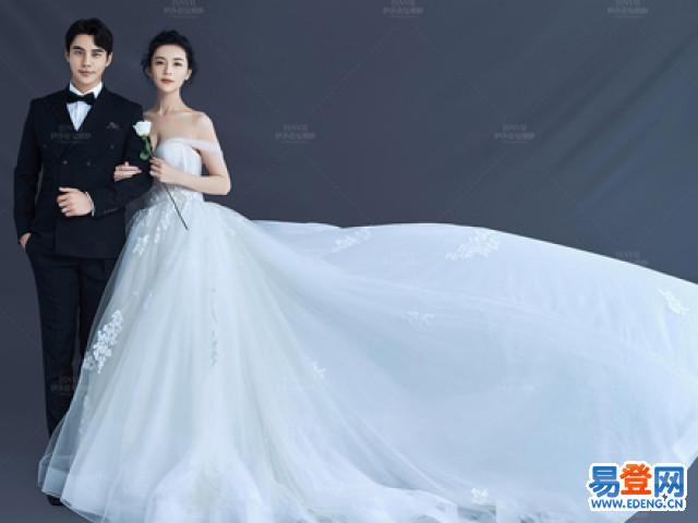 平胸的新娘拍婚纱照穿什么款式的婚纱