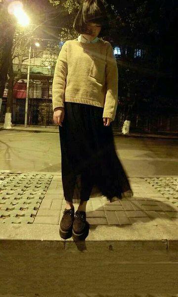 好看的女生背影图片,夜晚的最好
