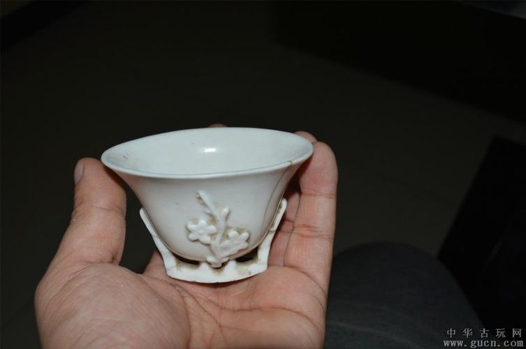 一个德化窑梅花杯1510