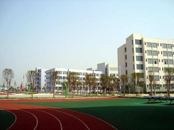 [原创]七里新区的阆中中学