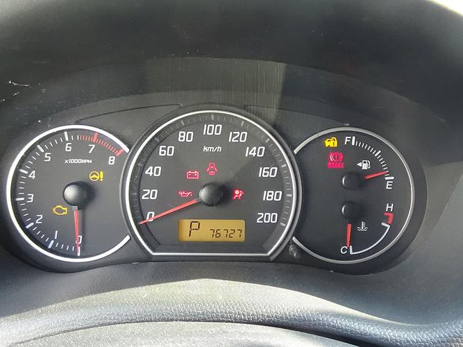 铃木 雨燕 2013款 1.5l 自动标准版