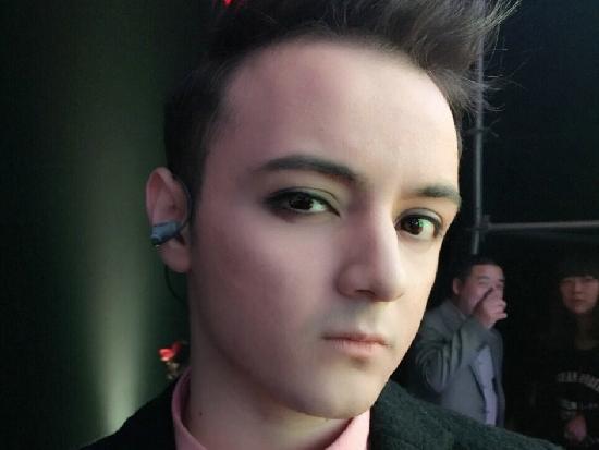 《星光大道》阿尔法变硬汉 长大近照曝光