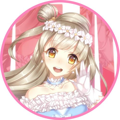戴花环的金发小公主头像