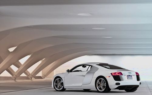 奥迪r8跑车名车壁纸桌面壁纸论坛_[1366x768]尺寸分辨率