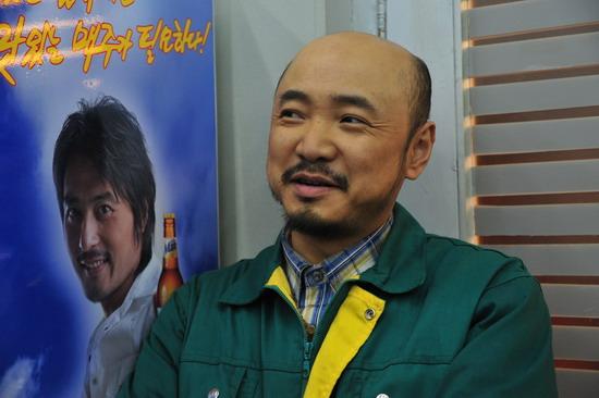 橙天喜剧《夜店》24日开张 徐峥煲汤有一手(图)