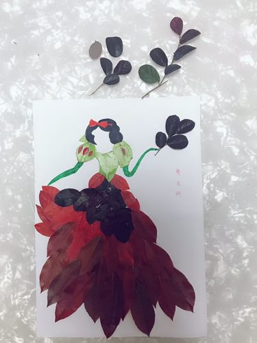 蓝星幼儿园亲子树叶粘贴画————小班段