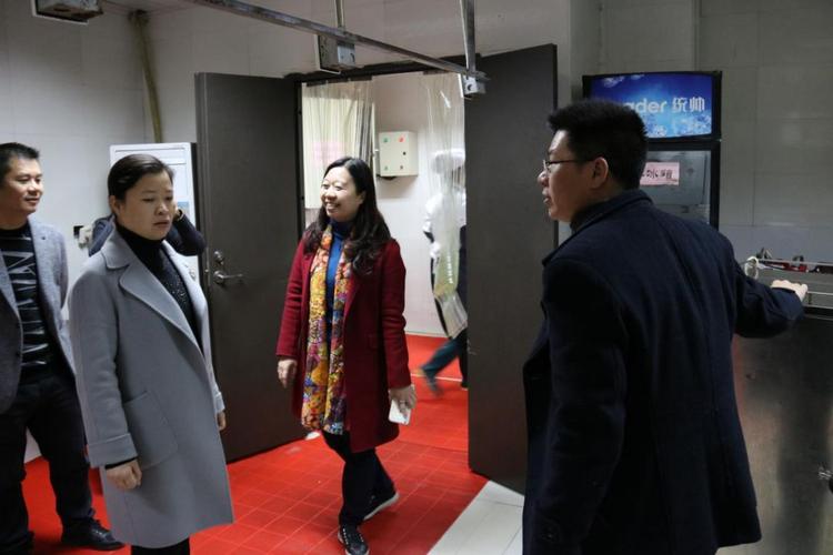 鼓楼区副区长高翔一行对我校进行春季开学工作专项督察