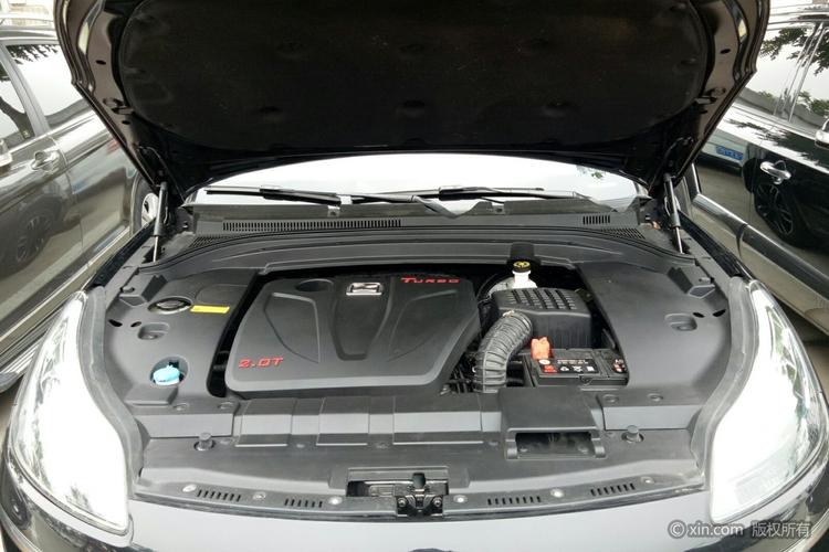 众泰sr9发动机舱