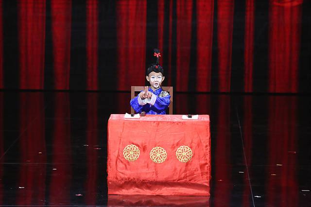 最萌相声双胞胎演双簧 一张口就叫潘长江哥哥