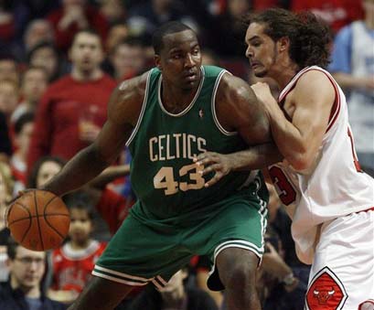 图文:[nba]公牛险胜凯尔特人 帕金斯内线单打